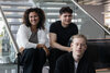 Xenia Sauter von Swissvard mit den beiden Praktikanten der Benedict Andrej und Jean-Louis. 